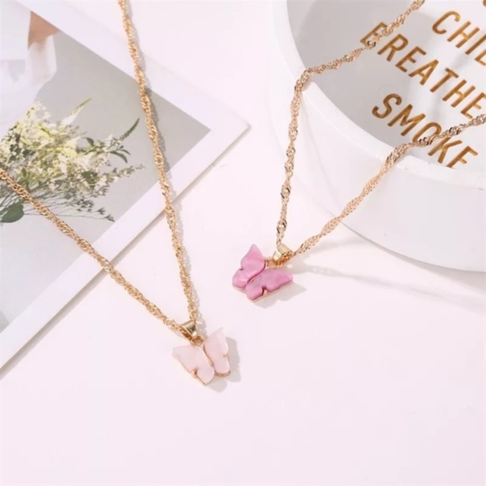 3/$30 💛 Acrylic Butterfly Pendant Necklace - Picture 4 of 6